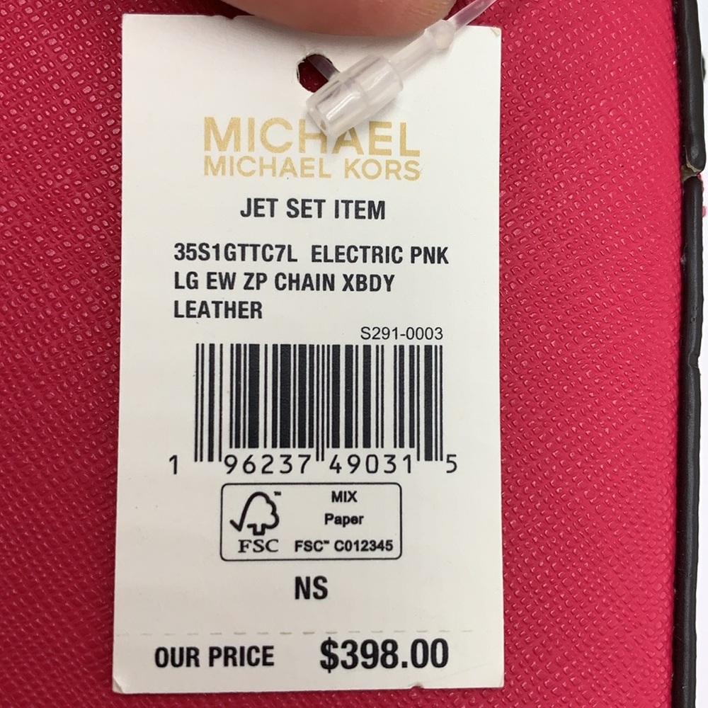 MICHAEL KORS
Jet Set Large Saffiano Leather Crossbody Bag
ELECTRIC PINK
NWT - Picture 13 of 16